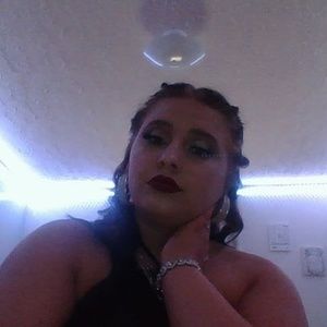 Meet your Posher, Candice